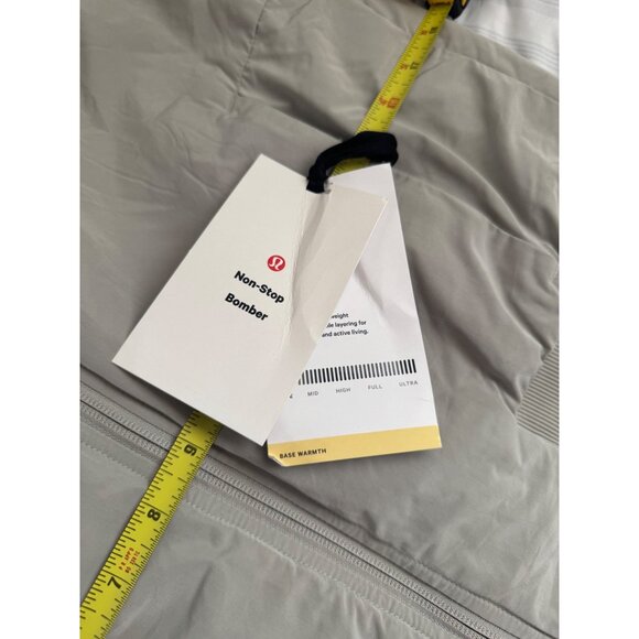 Lululemon Women's Reversible Bomber Jacket Size 6 Polyester & Nylon Beige. - Picture 10 of 14